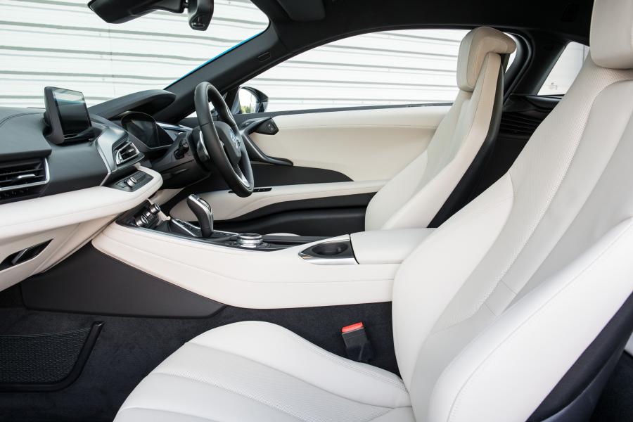  BMW i8 2014 года  (UK) (фото 60 из 69)